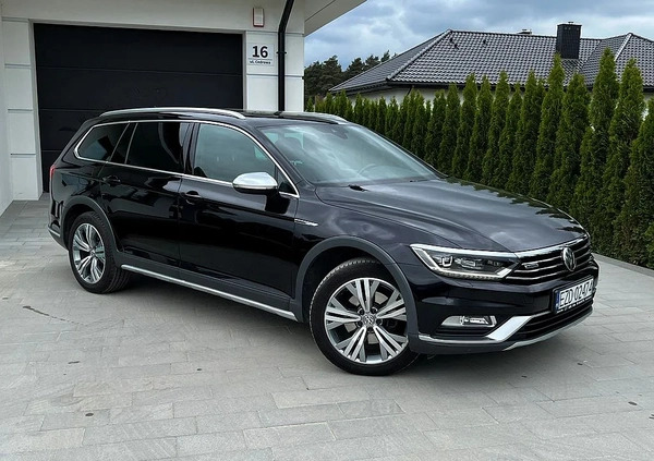 Volkswagen Passat cena 87900 przebieg: 189000, rok produkcji 2018 z Krynica-Zdrój małe 379